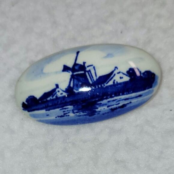 Handmade Delft Holland Dutch Windmill Pin Brooch Vtg Porcelain Oval Blue White - Picture 2 of 7